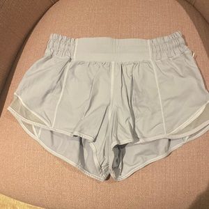 Lululemon hotty hot shorts 2.5”. Size 4